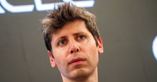 sam-altman-ban-bo-bao-dong-do-quyet-nang-cap-chatgpt-truoc-suc-ep-tu-google-3053.png